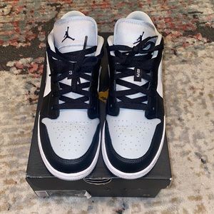 Jordan 1 low grey toe